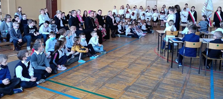 W czasie szkolnej uroczystości w Łąkorzu 