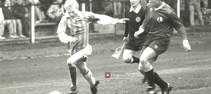 Na zdjęciu mecz "Mławianka" Mława kontra Legia Warszawa 23 października 1993 roku w Mławie  