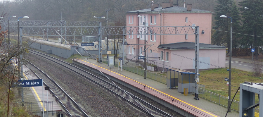 Dworzec Iława Miasto widziany z wiaduktu kolejowego