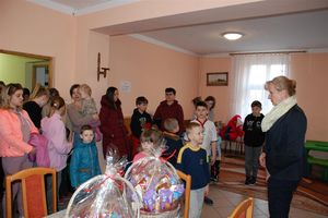 Świąteczne spotkanie z uchodźcami z Ukrainy w internacie ZST w Olecku