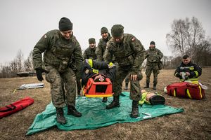 Wspólne szkolenie żołnierzy i strażaków