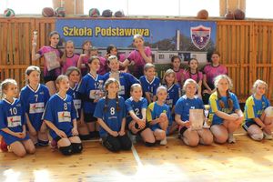 Turniej minisiatkówki: Mistrzynie powiatu uczą się w Lechowie