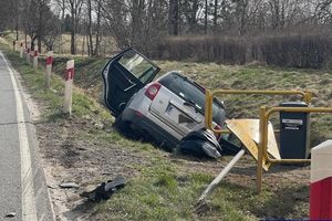 Wypadek na trasie Kętrzyn - Mrągowo. Cztery osoby poszkodowane, 5-latka zabrał śmigłowiec LPR