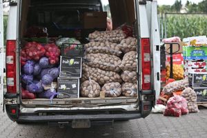 Bronisze: ożywiony handel warzywami przed świętami