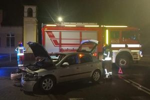Braniewo: Opel uderzył w słup 