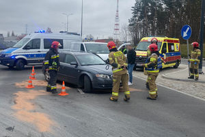 Wypadek na ul. Towarowej w Olsztynie. Kierowca audi wymusił pierwszeństwo