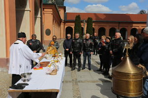 Motocykliści z całego regionu przyjechali do Świętej Lipki poświęcić pokarmy