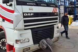 Pod sklepem Jasam w Olsztynie stała dziś rosyjska ciężarówka