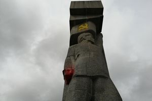 Olsztyn: Rosyjski pomnik w końcu zniknie z Olsztyna 