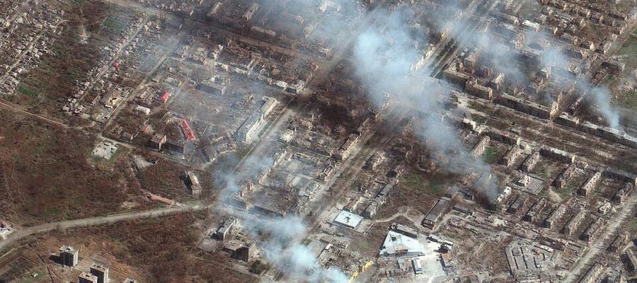 Sytuacja w Mariupolu na zdjęciu satelitarnym