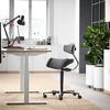 Krzesła siodłowe - jak stworzyć ergonomiczne miejsce pracy?