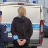 Gdańsk: Nie chciała zapłacić za kurs, więc połamała kciuk taksówkarzowi