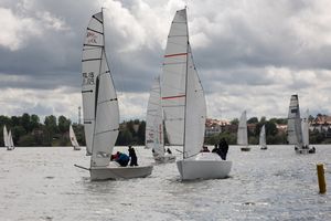 Na jeziorze Czos zainaugurowano cykl Pucharu Polski Jachtów Kabinowych oraz Żeglarskie Grand Prix Mrągowa