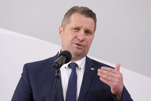Minister Czarnek zarzuca manipulacje związkowcom