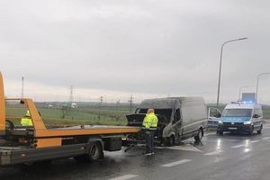 Korki na obwodnicy Olsztyna. Bus doszczętnie spłonął