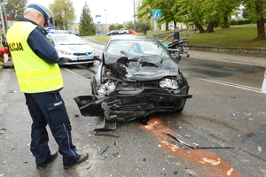 18-latek spowodował wypadek w centrum Iławy. Nie miał prawa jazdy!
