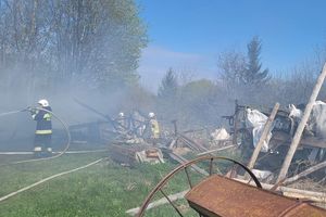Śmiertelna ofiara pożaru stodoły w gminie Jeziorany. 