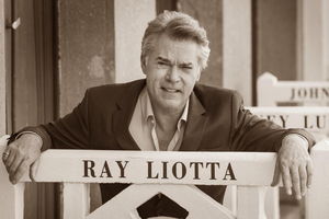 Zmarł Ray Liotta, jeden z najsłynniejszych aktorów kina gangsterskiego. 