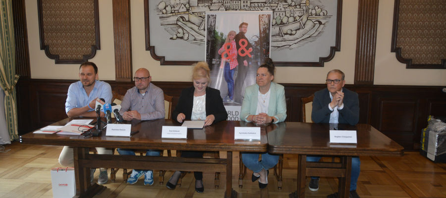 Od lewej: Marek Wybraniec, Kazimierz Rokicki, Ewa Kaliszuk, Agnieszka Karłowicz, Bogdan Chiszpański.