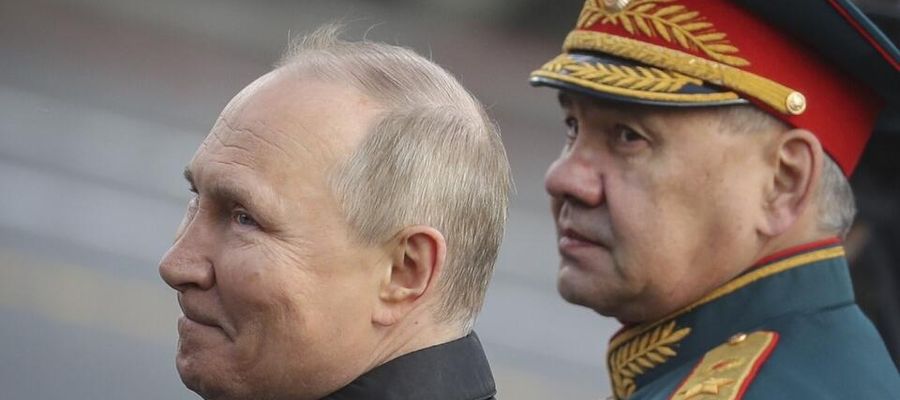 Prezydent Rosji Władimir Putin i minister obrony Rosji Siergiej Szojgu 