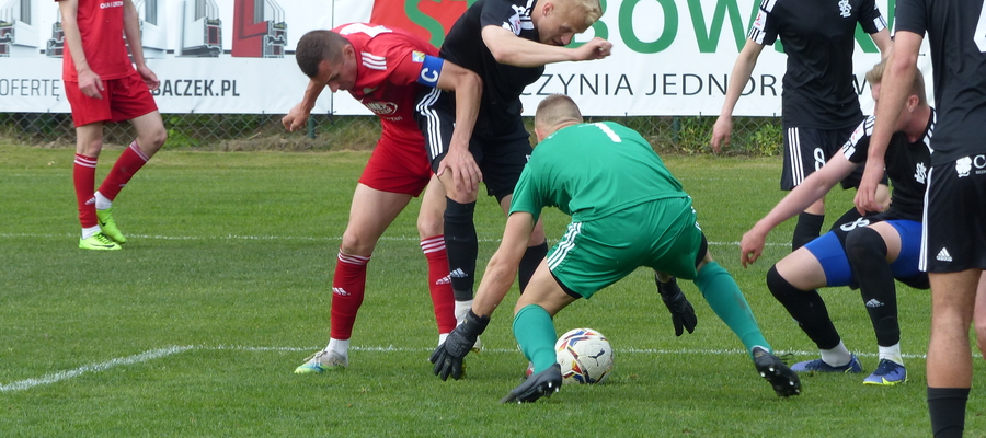 W tej sytuacji Piotr Kacperek z GKS-u Wikielec był bliski zdobycia gola