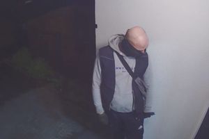 POLICJA PUBLIKUJE WIZERUNEK SPRAWCY