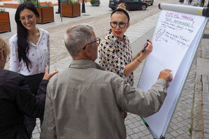 Pracownicy Starostwa Powiatowego w Bartoszycach zapytali mieszkańców o pomysły na rozwój