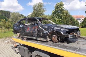 Strażnicy miejscy z Olsztyna zajęli się ohydnym BMW. Samochód trafił tam gdzie jego miejsce
