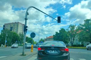 Awaria sygnalizacji świetlnej na skrzyżowaniu ul. Jagiellońskiej, Sybiarków i Limanowskiego w Olsztynie. Tworzą się duże korki