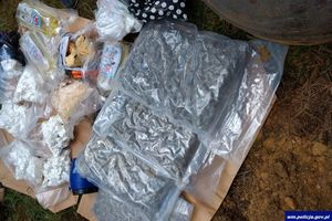 Policjanci z Olsztyna zatrzymali dilerów i przejęli ponad 22 kilogramy narkotyków