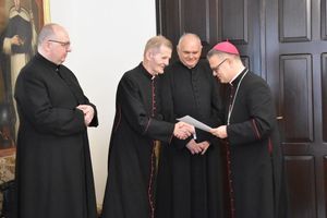 Nowe dekrety w diecezji toruńskiej. Zmiana w parafii w Mikołajkach