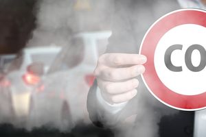 Zakaz sprzedaży nowych samochodów z silnikami spalinowymi 

