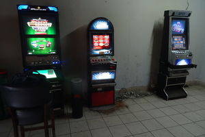 Lokale hazardowe w Nidzicy i Dobrym Mieście zostały zamknięte przez funkcjonariuszy KAS z Warmii i Mazur
