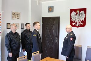 Piotr Święcicki został strażakiem PSP w Nidzicy, a kpt. Marcin Gołębiewski wyróżniony
