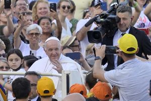 Papież Franciszek: "Potwierdzając piękno rodziny, czujemy , że musimy jej bronić"