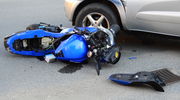 Motocyklista potrącony przez samochód na olsztyńskim rondzie