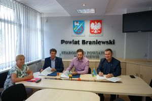 Powiat braniewski: Umowa na modernizację osnowy geodezyjnej
