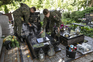 Żołnierze z 43. batalionu lekkiej piechoty w Braniewie pamiętają o bohaterach  Rzeczpospolitej