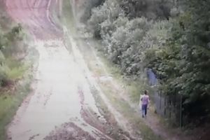 Beztroska kuracjuszka spacerowała po pasie drogi granicznej z Rosją