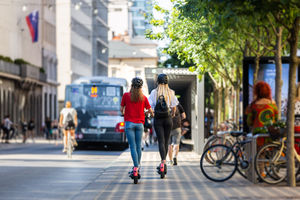 Piesi, rowerzyści i transport publiczny - priorytety miejskiej mobilności