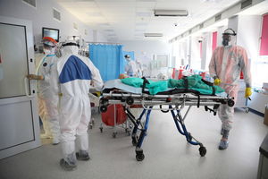 Niemcy: liczba zachorowań na covid i grypę rośnie w rekordowym tempie. 9 mln osób z objawami