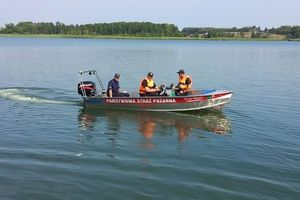 Wspólne kontrole straży i policji na jeziorze Skarlińskim