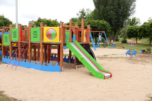 (GALERIA) Można już korzystać z placu zabaw nad Jeziorkiem Mleczarskim w Bartoszycach