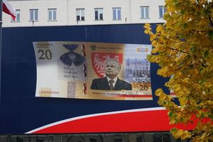 NASZ SONDAŻ. Polacy poparli Glapińskiego a nie Tuska. Wzrost poparcia dla utrzymania złotego, spadek dla wprowadzenie Euro