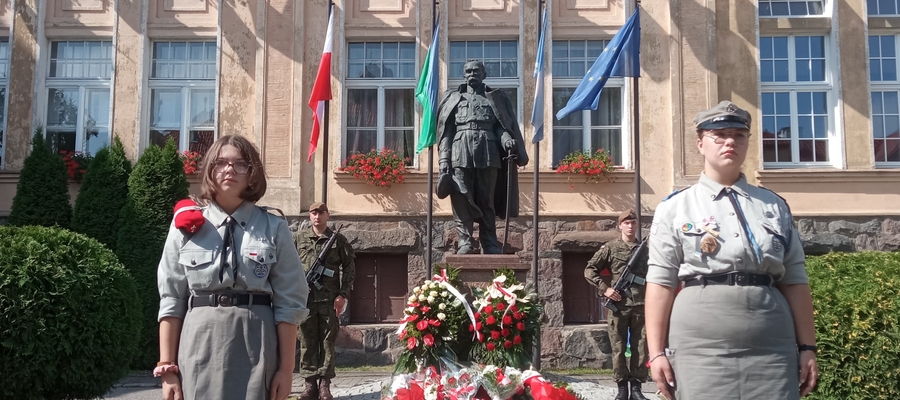 102. rocznica Bitwy Warszawskiej i Święto Wojska Polskiego; Ełk 15 VIII 22 r. - oficjalna część uroczystości