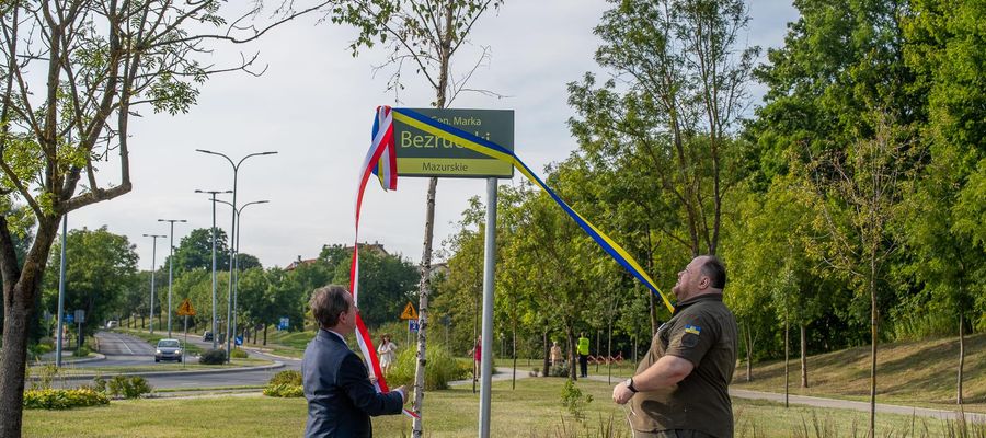 W Olsztynie uroczyście odsłonięta została tabliczka pl. gen. Marka Bezruczki, bohatera obu krajów
