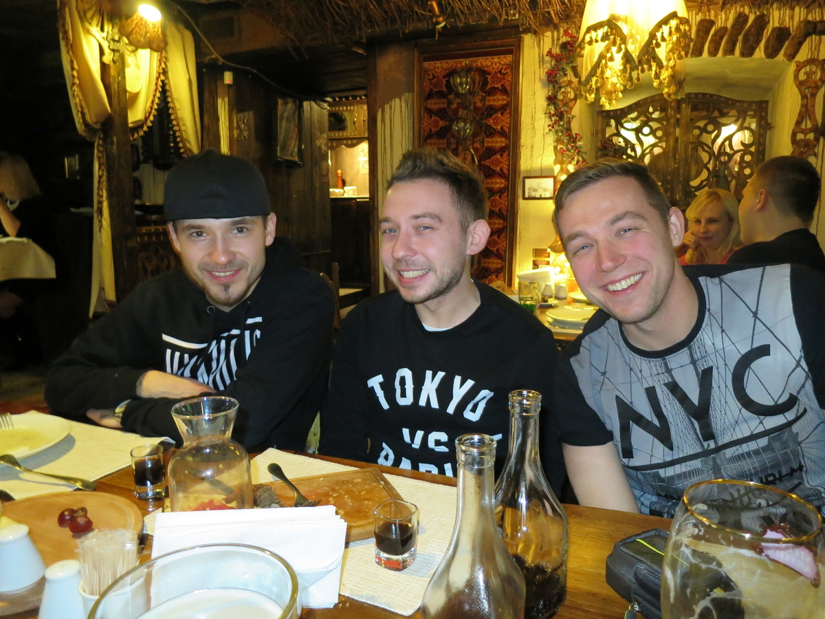 Trójka założycieli po koncercie w Kijowie