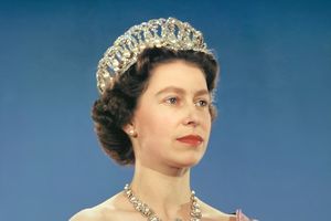 Królowa Elżbieta II przyciągała oczy całego świata. Jak odnaleźć się w świecie, który od 8 września biegnie już bez niej?