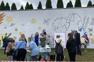 Mural i sąsiedzki festyn w nowomiejskiej 