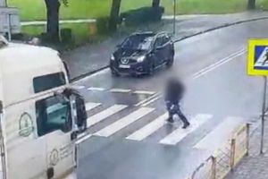 Braniewo: Na przejście dla pieszych wjechała rozpędzona ciężarówka [VIDEO]